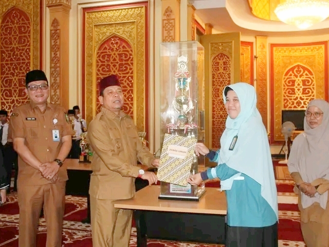 208 Pelajar dari 16 Kecamatan Adu Kemampuan, Festival Pelajar Qurani V Rokan Hulu Resmi Ditutup