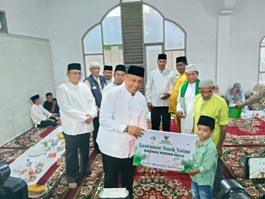 Dari Kampung Halaman, Bupati Anton Awali Safari Ramadhan dengan Bantuan dan Kebersamaan