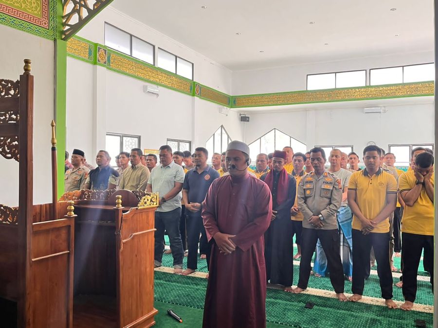 Doakan Korban Bencana Sumatera, Polres Rohul Gelar Sholat Jumat dan Sholat Ghaib