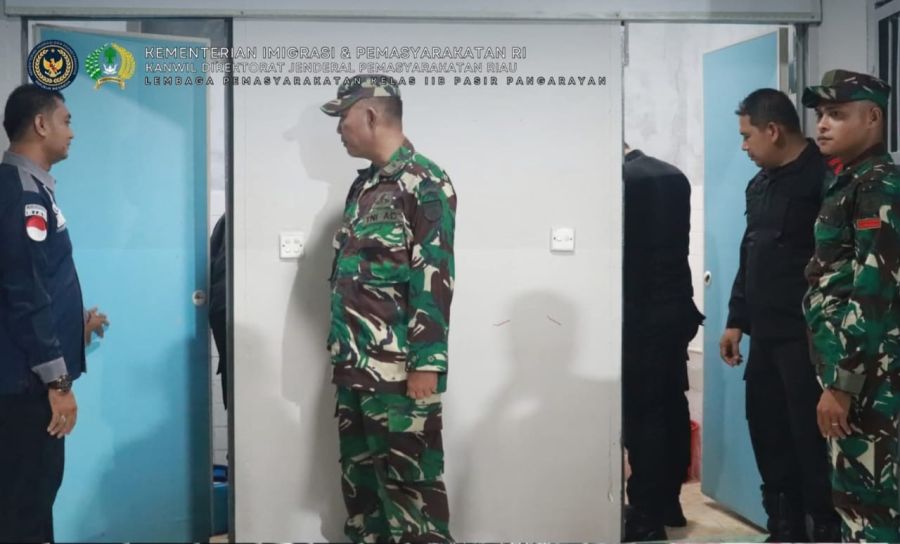 Gelar Sidak Malam, Lapas Pasir Pangarayan Gandeng TNI Geledah Blok Hunian dan Laksanakan Tes Urine