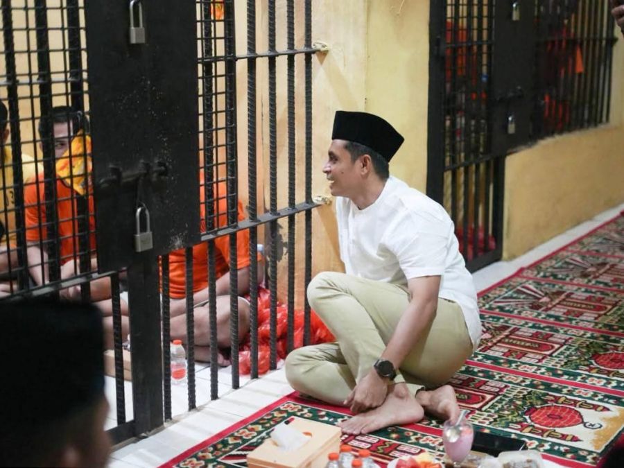 Kapolres Rokan Hulu Buka Puasa Bersama Tahanan, Hadirkan Sentuhan Humanis di Bulan Ramadan