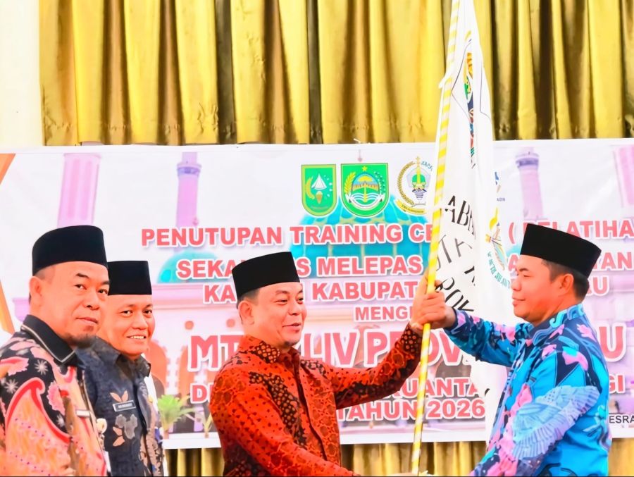 Lepas Kafilah MTQ Riau 2026, Wakil Bupati Rohul Titip Pesan Jaga Akhlak dan Harumkan Nama Daerah
