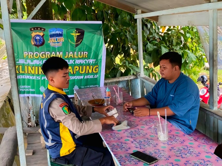 Menjangkau Wilayah Perairan, Klinik Terapung Polres Rokan Hulu Hadir Layani Masyarakat Gratis