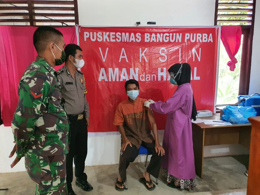 Polres Rohul Beserta Jajaran Berikan Dukungan Penuh Pemberian Vaksin Ke Masyarakat