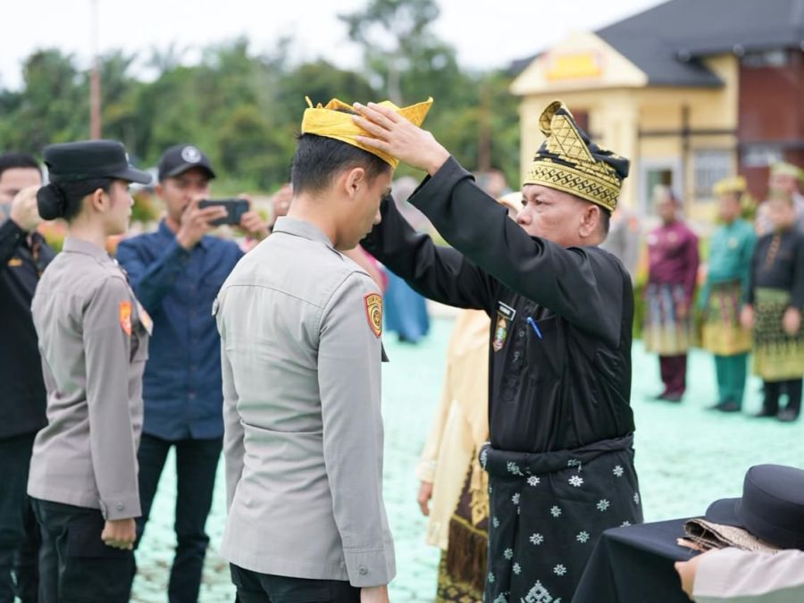 Polres Rokan Hulu Launching Tanjak Unak Serantau, 614 Personel Kenakan Identitas Budaya Melayu