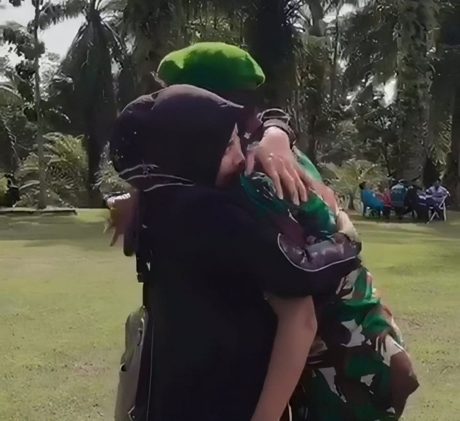 Rasa Haru Pembaretan Anaknya Menjadi Anggota TNI AD