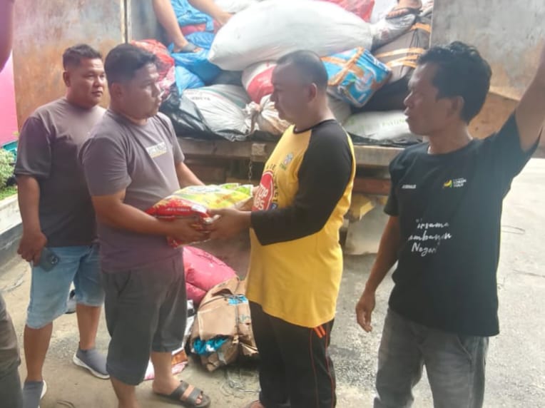 Sekda Tapsel Apresiasi Bantuan Kemanusiaan dari Rokan Hulu untuk Korban Bencana