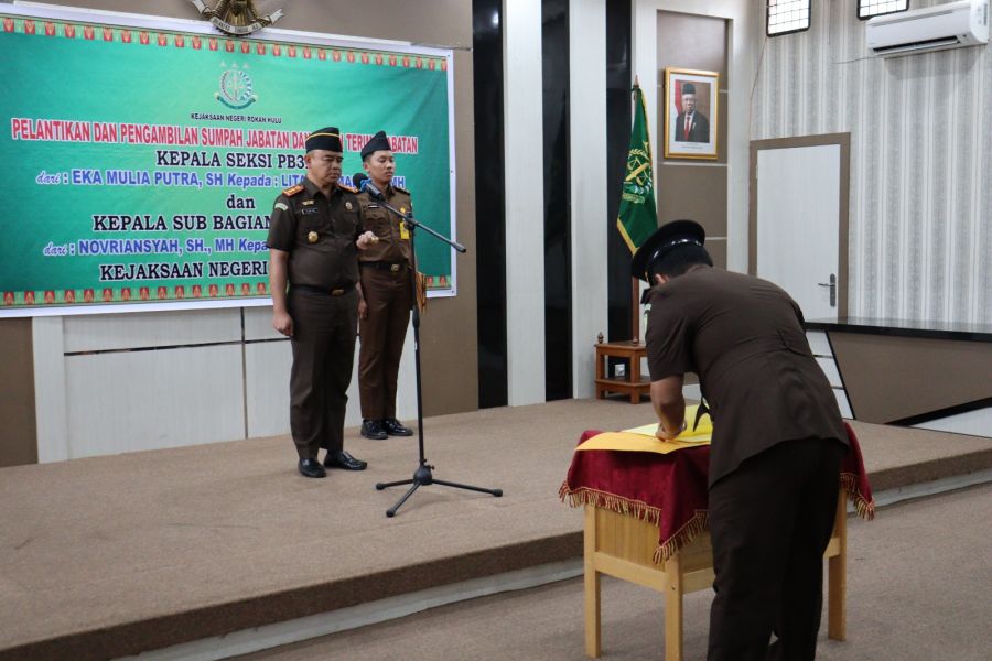 Upacara Pelantikan & Sertijab Dipimpin Langsung Oleh Fajar Haryowimbuko, SH.MH