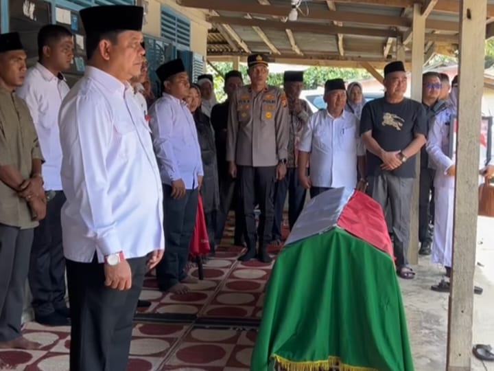 Wabup Rohul Lepas Jenazah Kades Lubuk Napal, APDESI Sampaikan Duka Mendalam