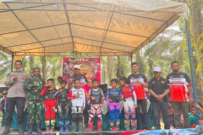 willy-aspra-apresiasi-kegiatan-positif-motocross-dan-grasstrack-piala-iza-motor